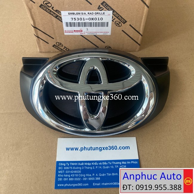 logo-truoc-Toyota-Innova-2004-2005-75301-0K010.JPG
