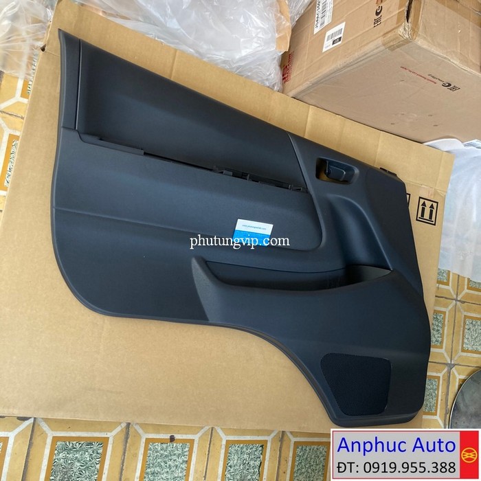 tapi-cua-truoc-trai-Hiace-2018-chinh-hang-67620-26651-B0.jpg