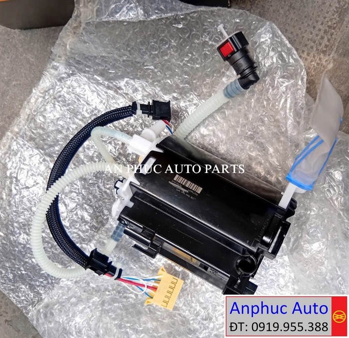 bom-xang-Land-Rover-Ranger-Rover-A2C3810440180.jpg